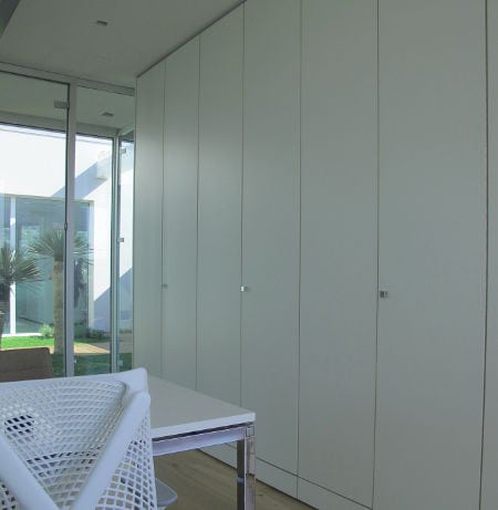 Pareti divisorie con contenitori