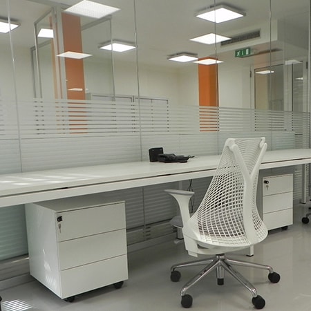 Pareti divisorie trasparenti