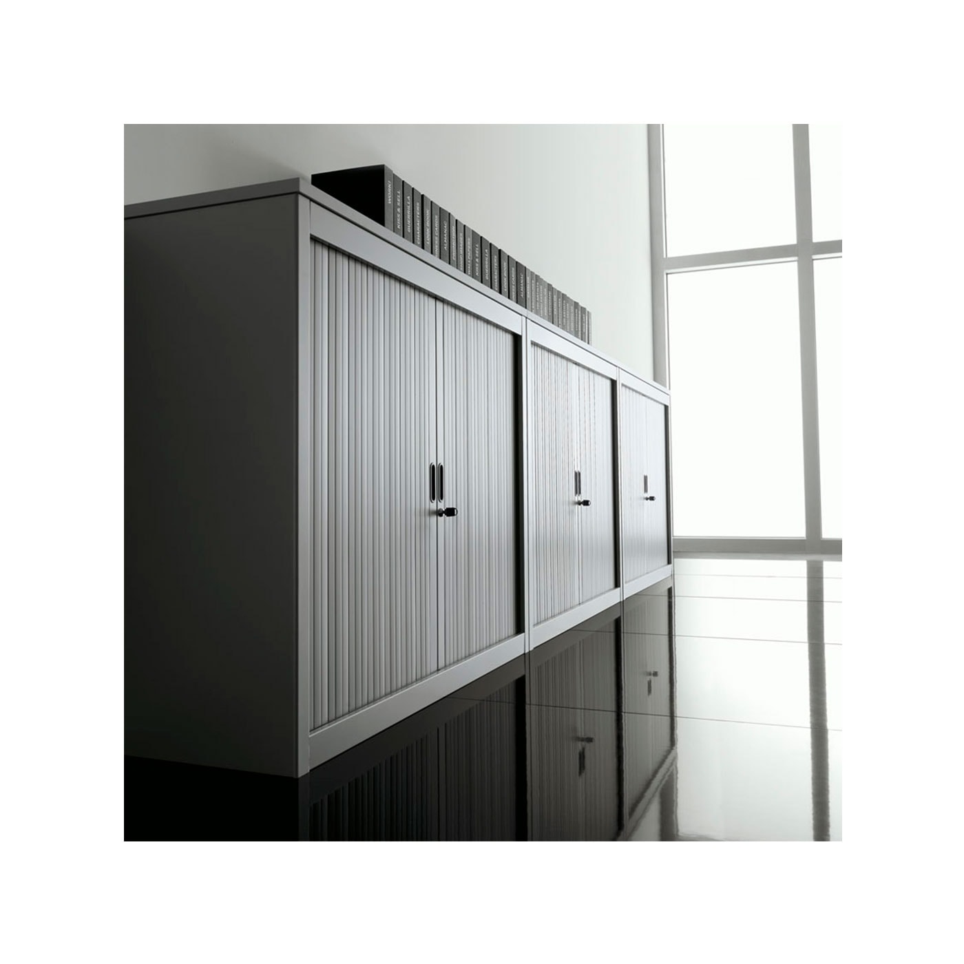 Contenitori in metallo con ante a serrandina