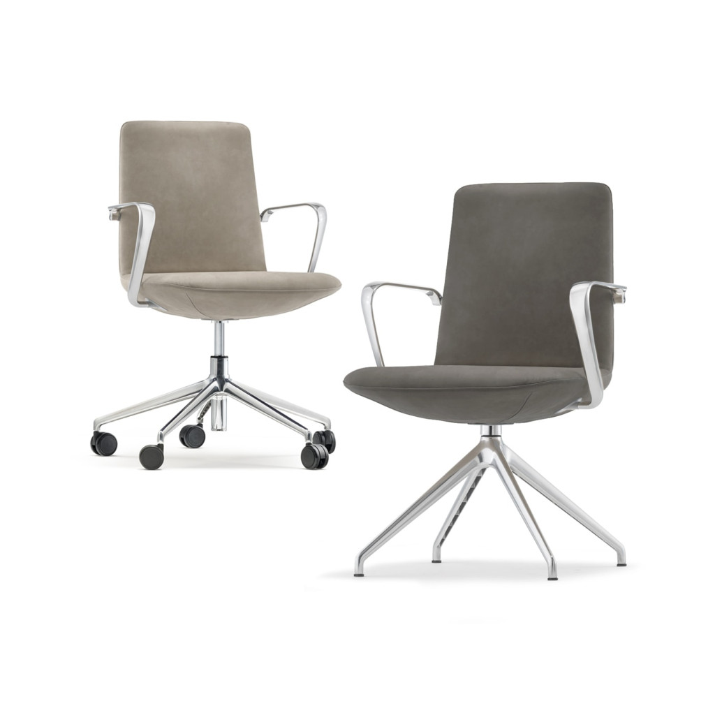 Della Chiara ElleB seduta ospiti su ruote oppure su piedini