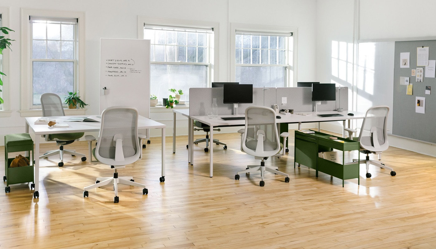 Herman Miller arredi OE1: scrivanie condivise, sedia ufficio Lino, lavagne - gallery