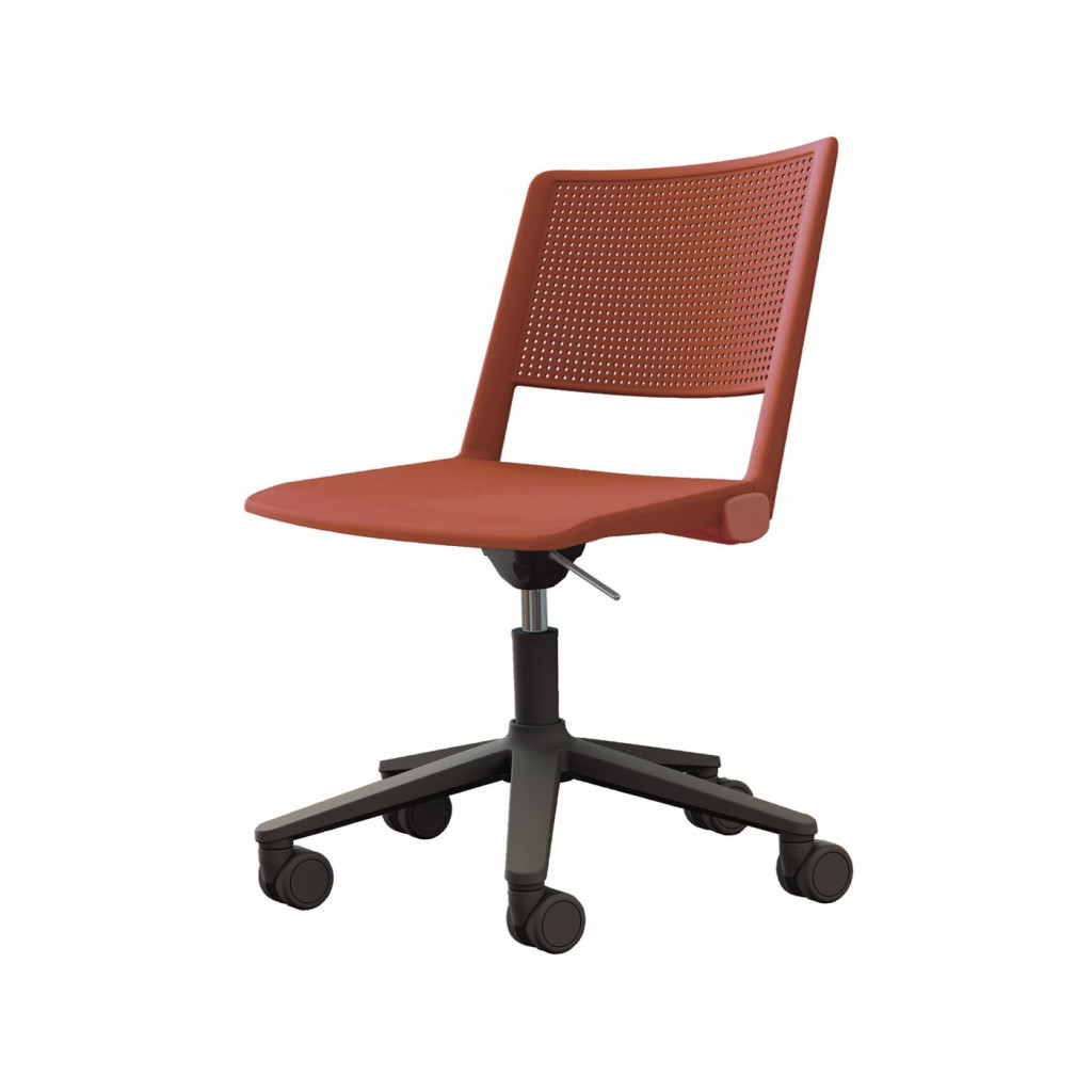 Revolution seduta riunione e ospiti su ruote