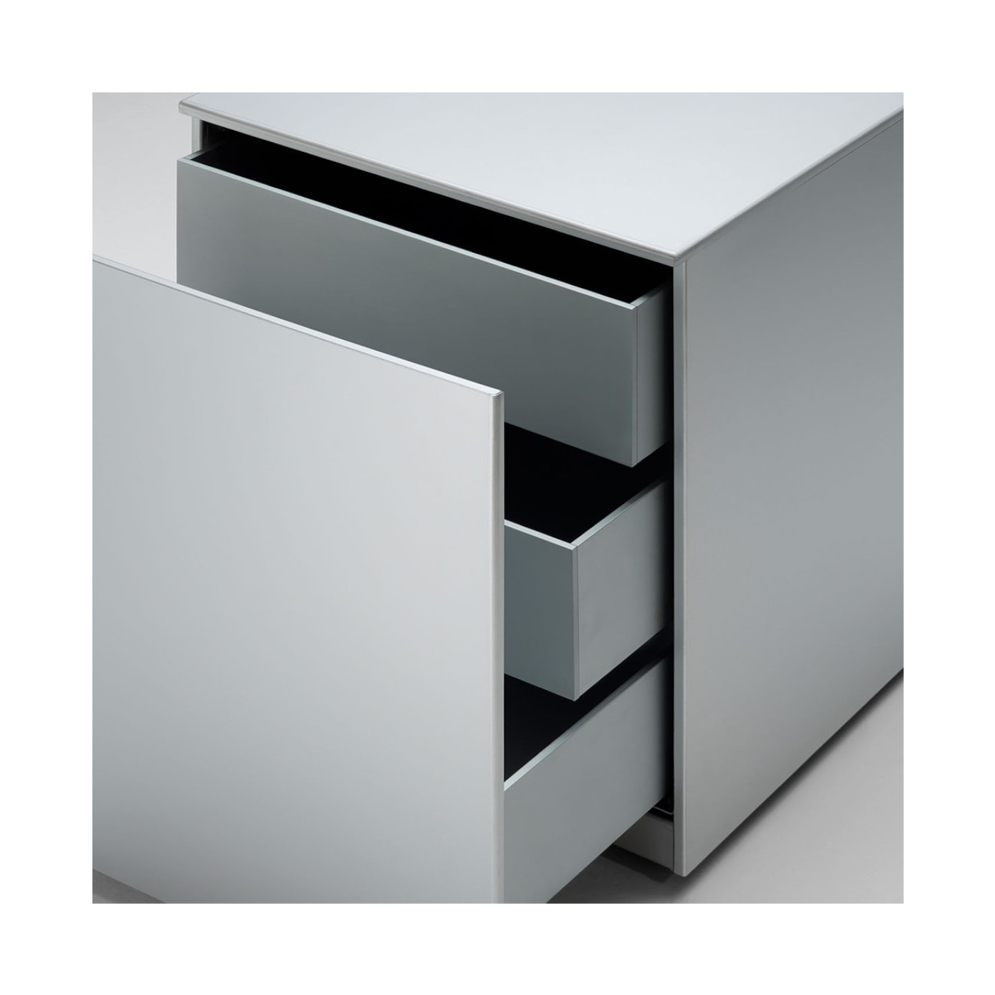 LessLess cassettiera